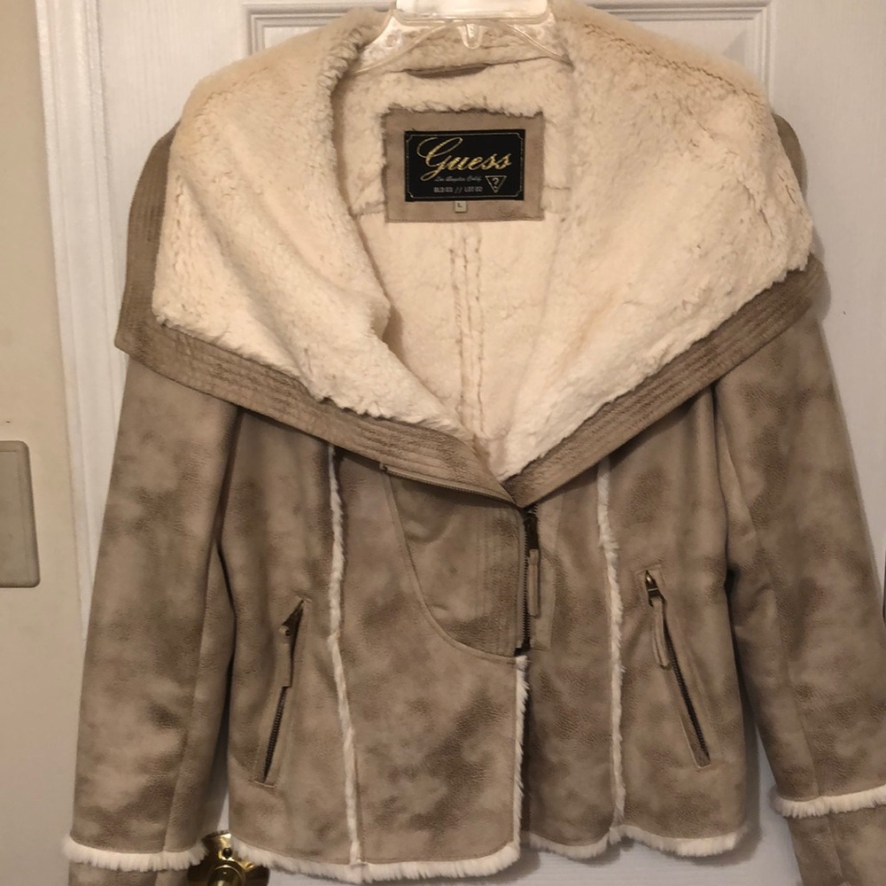 Guess zip front jacket faux fur BEAUTIFUL